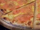 Ricetta Pizza al salmone e mozzarella