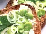 Ricetta Tartine di formaggio fresco e fave