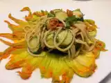 Ricetta Spaghetti ai ricci di mare e zucchine