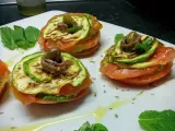 Ricetta Roselline di pomodori e zucchine grigliate con acciughe e olive