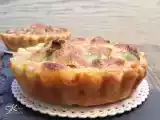 Ricetta Mini quiche di frolla salata con piselli, wurstel e mozzarella