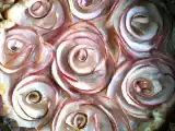 Ricetta Torta con rose di mele e crema senza uova.