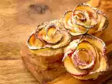 Ricetta Rose di sfoglia alle mele e crema pasticcera
