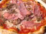 Ricetta Pizza al prosciutto e funghi