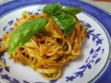 Ricetta Spaghetti di zucchine al sugo di pomodoro a freddo