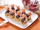 Ricetta Crostini con radicchio caramellato e speck