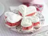 Ricetta Cuori di meringa con gelato alla fragola