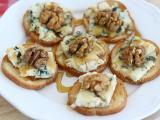 Ricetta Crostini con gorgonzola, noci e miele