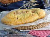 Ricetta Focaccia farcita con cipolla e pancetta