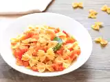 Ricetta Farfalle al salmone con pomodorini freschi