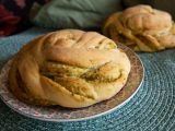 Ricetta Focaccia intrecciata farcita con pesto