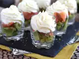 Ricetta Bicchierini avocado e salmone affumicato