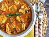 Ricetta Tortellini in brodo aromatico di pomodoro