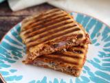 Ricetta Panino piastrato con tonno, pomodoro e capperi