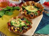 Ricetta Come preparare le tortilla bowl? un'insalata gustosa ed originale