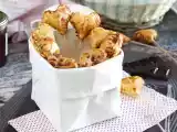 Ricetta Cuori di sfoglia su stecco con cioccolato e confettura di lamponi - heart pie pops