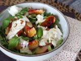 Ricetta Insalata agrodolce con pesche, rucola e burrata