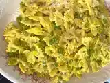 Ricetta Pasta con panna e piselli dal libro di skye mcalpine