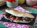 Ricetta Panino con polpette turche (köfte ekmek tarifi)