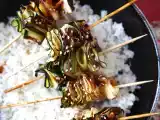 Ricetta Spiedini di zucchine con una deliziosa salsa asiatica