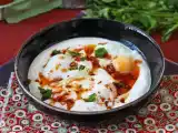 Ricetta Çılbır, le deliziose uova alla turca con yogurt e spezie