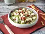 Ricetta Pasta fredda con pesto di rucola, pomodorini e mozzarella: la ricetta estiva fresca e veloce