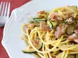 Ricetta Pasta con zucchine e speck croccante: ricetta facile salva pranzo e cena