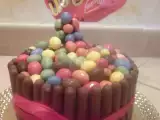 Ricetta Gravity cake al cioccolato con cascata di confetti