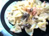 Ricetta Farfalle con salmone e funghi al profumo di tartufo