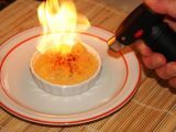 Ricetta La ricetta della crema catalana e la mini fiamma ossidrica