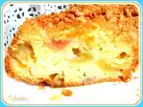 Ricetta Ciambellone alla frutta e copertura di amaretti (con mele, pere e uva)