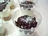 Ricetta Mousse di yogurt al cocco e salsa al cioccolato