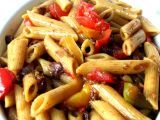 Ricetta Penne con peperoni, pinoli, uvetta e curry