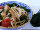 Ricetta Canton noodle con gamberetti, verdure e alga wakame
