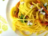 Ricetta Spaghetti con fiori, zafferano e rosmarino