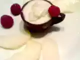 Ricetta Un dessert per la domenica. mousse di pere in tazzine di cioccolato.