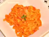 Ricetta Tagliatelle fatte in casa con crema di peperone