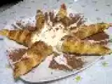 Ricetta Cornetti di pasta sfoglia ripieni di panna
