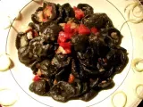 Ricetta Orecchiette nere con porri e aringa affumicata