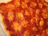 Ricetta Pizza al taleggio, cipolle rosse e noci