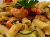 Ricetta Mezze penne con gamberi e zucchine