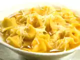 Ricetta Cappelletti di carne in brodo