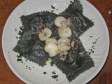 Ricetta Ravioli al nero di seppia con ripieno di mare