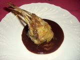 Ricetta Carrè di agnello in crosta d'erbe con salsa al vino rosso