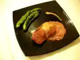 Ricetta Filetto di manzo alla griglia con spuma di caffè, crema di porto e asparagi croccanti