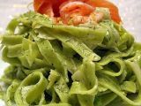 Ricetta Tagliatelle verdi con salmone e aneto