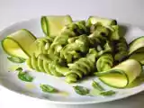 Ricetta Fusilloni con pesto di zucchine e basilico: ricetta facile, fresca e gustosa