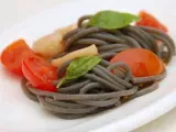 Ricetta Spaghetti al nero con seppie, pomodorini e basilico