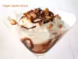 Ricetta Coppa alla nocciola con salsa al cioccolato