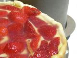 Crostata di brisée con crema e fragole